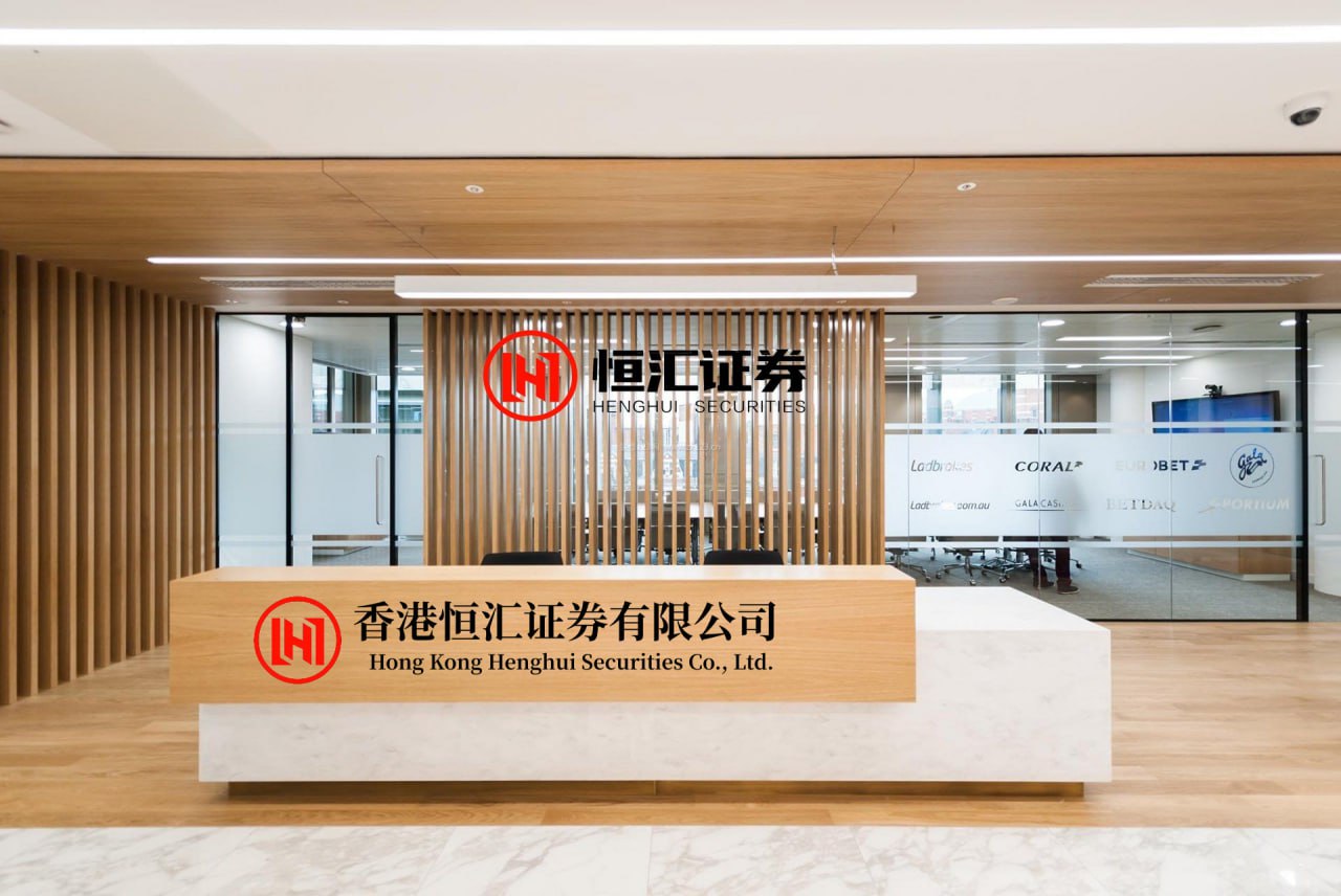 粤友优配 媒体人：篮协曾考虑增补周琦徐杰等 但他们没有选择跟队训练放弃了